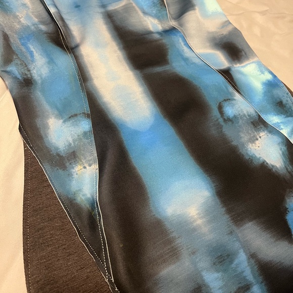 T Tahari Blue and Gray Tie Dye Midi Dress 6 - Picture 6 of 11